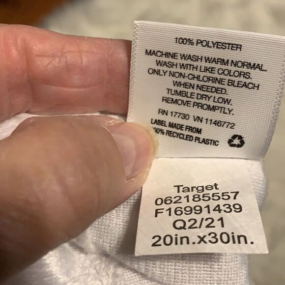 Room Essentials Queen faux fur pillow sham and/or pillowcase - Picture 6 of 7